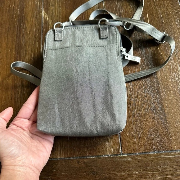 Baggallini take two cross body bag - Picture 8 of 11